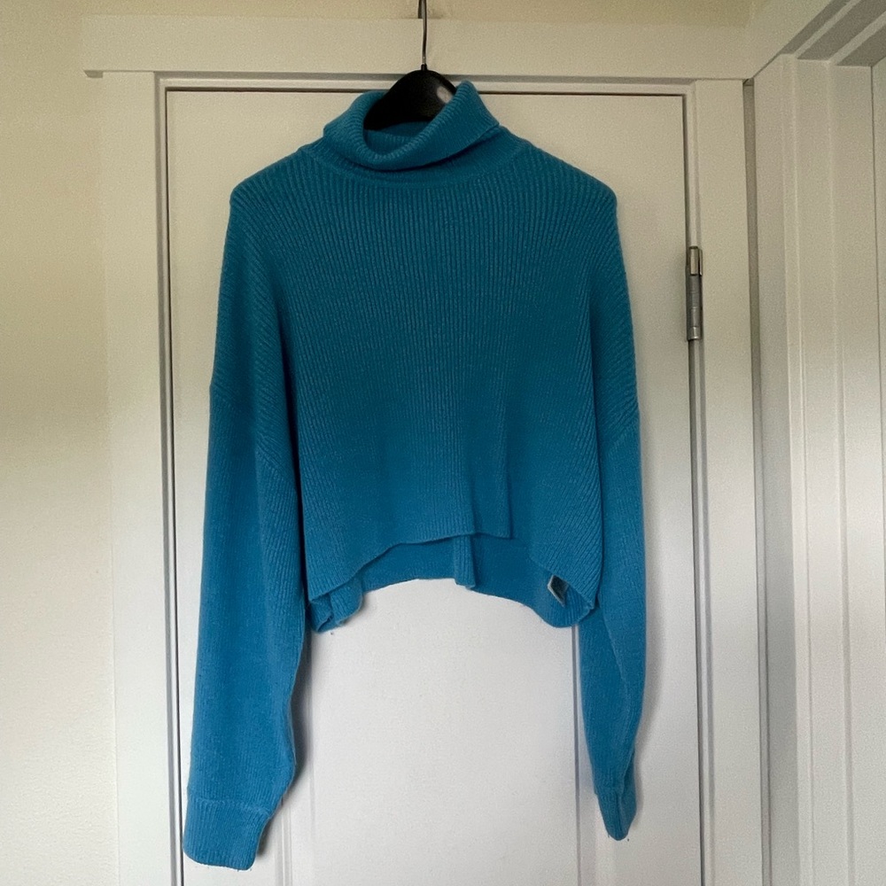 Blue turtleneck cropped sweater